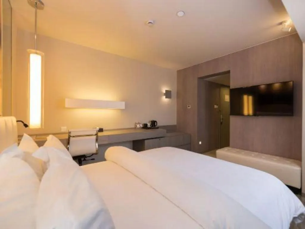 ****  Jinjiang Metropolo Shanghai Xujiahui Nanhuating Hotel China