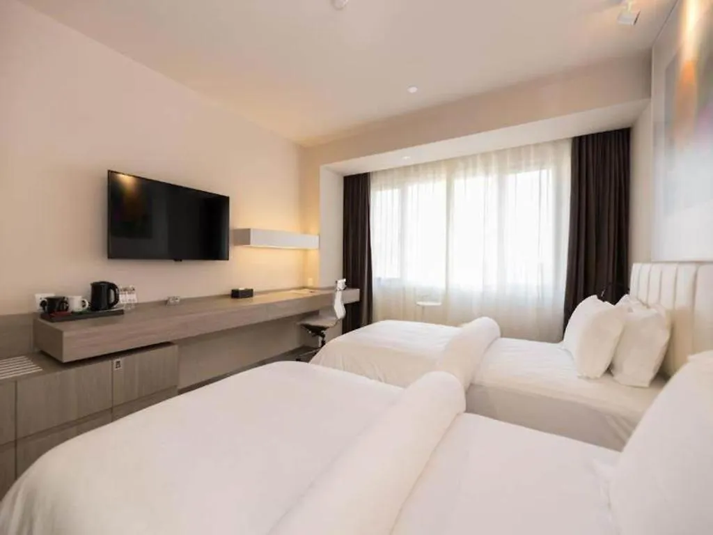 Jinjiang Metropolo Shanghai Xujiahui Nanhuating Hotel