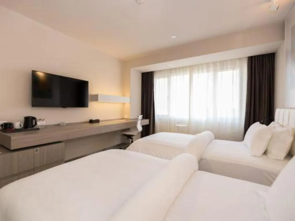 Jinjiang Metropolo Shanghai Xujiahui Nanhuating Hotel