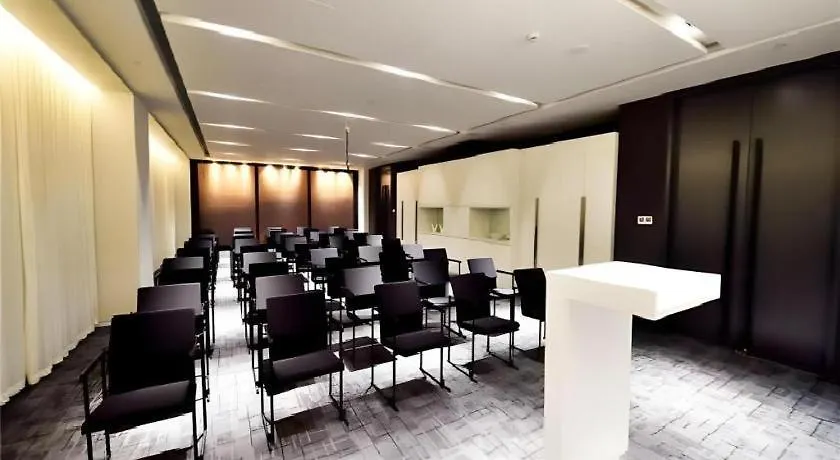 Jinjiang Metropolo Shanghai Xujiahui Nanhuating Hotel China