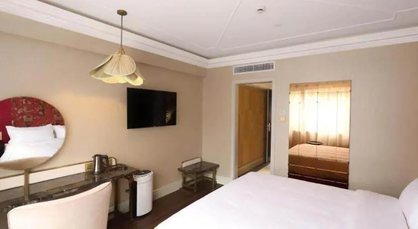 Jinjiang Metropolo Shanghai Xujiahui Nanhuating Hotel