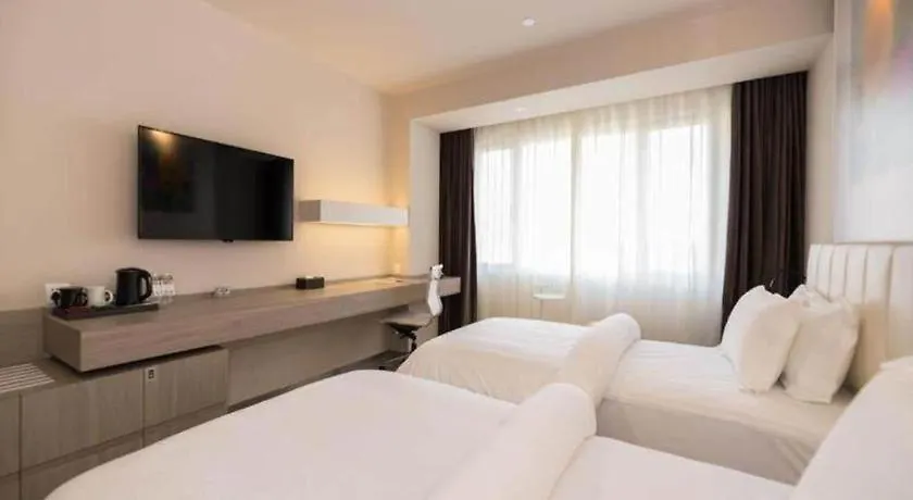 Jinjiang Metropolo Shanghai Xujiahui Nanhuating Hotel