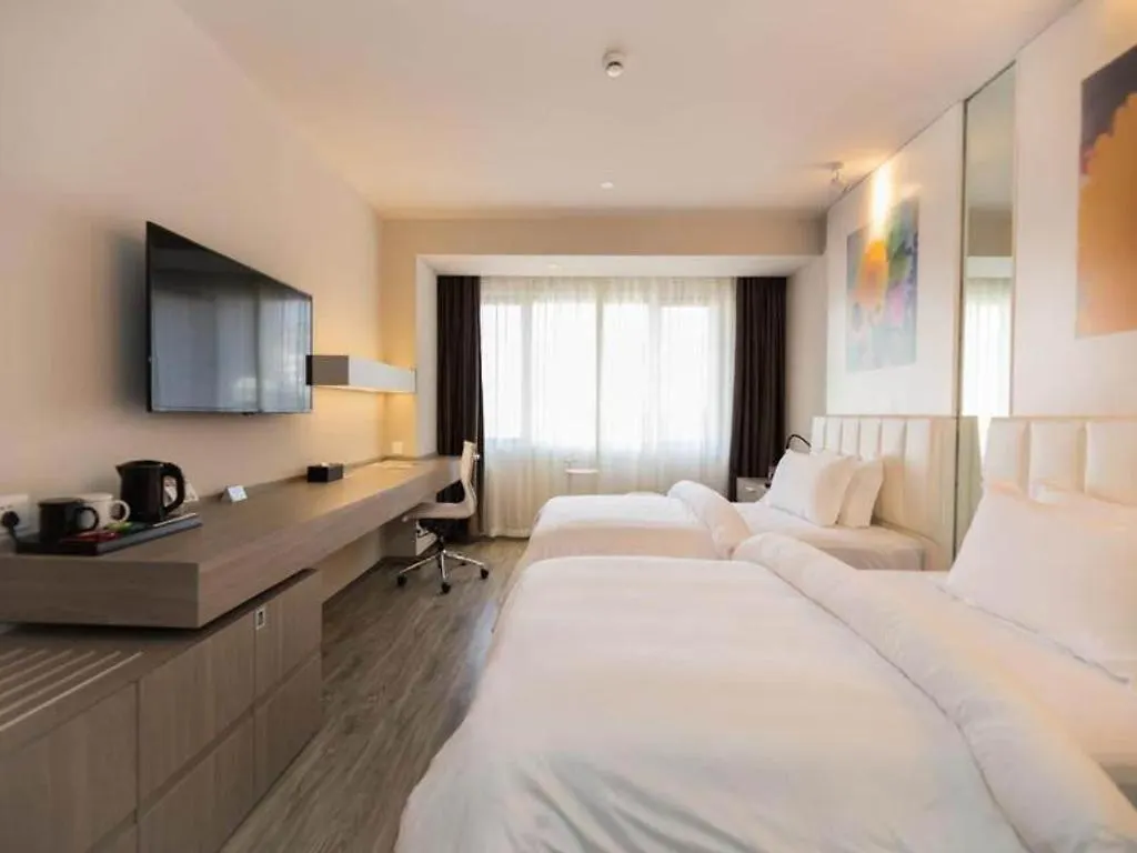 Jinjiang Metropolo Shanghai Xujiahui Nanhuating Hotel