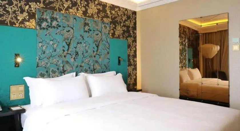 Jinjiang Metropolo Shanghai Xujiahui Nanhuating Hotel