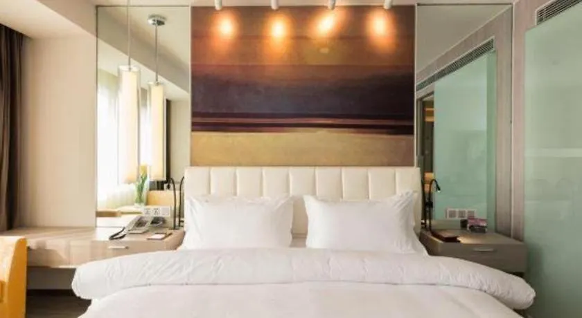 Jinjiang Metropolo Shanghai Xujiahui Nanhuating Hotel
