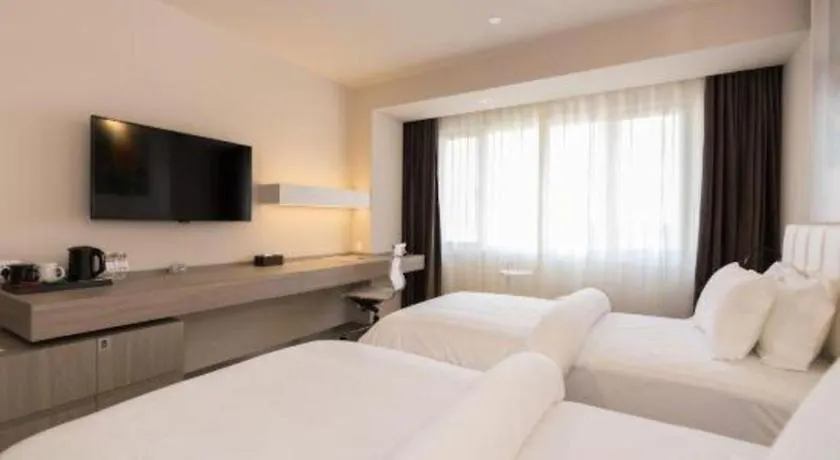 Jinjiang Metropolo Shanghai Xujiahui Nanhuating Hotel